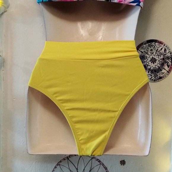 Mstuming (S) Floral Bikini - Picture 7 of 8